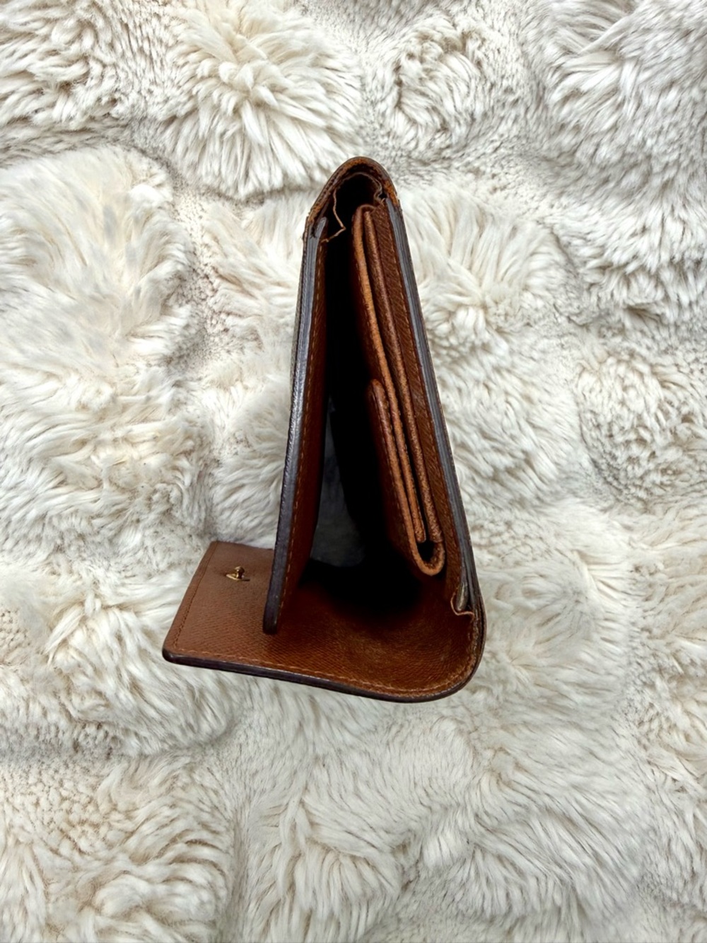 Louis Vuitton Monogram Alexandra Trifold Wallet. - Picture 10 of 15